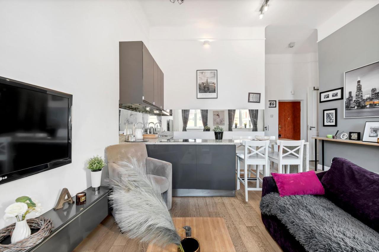 Amazing Apartment On Plac Zamkowy Varşovia Exterior foto