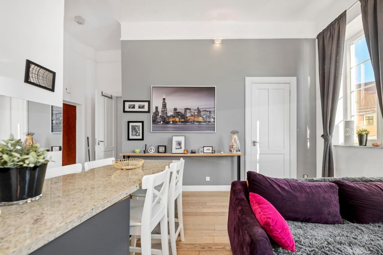 Amazing Apartment On Plac Zamkowy Varşovia Exterior foto